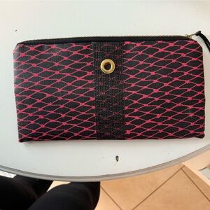 Elegant Black and Pink Women's Clutch